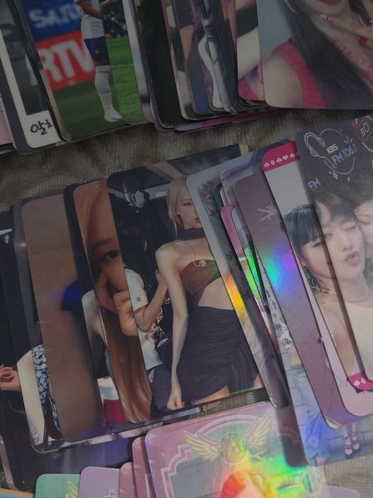 Продам карточки kpop