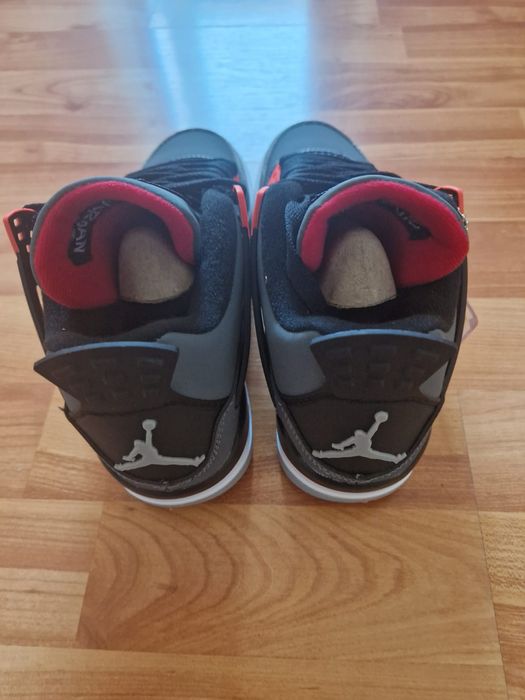 Adidași Jordan patru