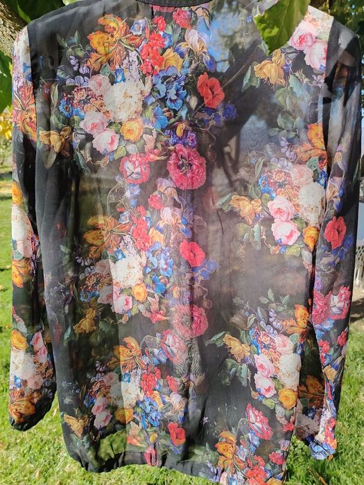 Дамска риза xs в отлично състояние