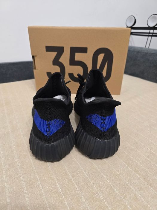Adidas yezzi nr  42 43 44 45 46  preț 350 lei