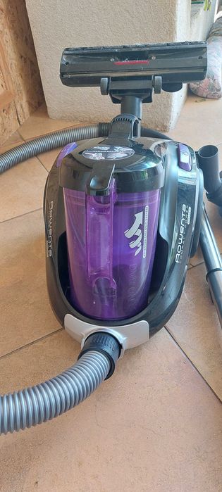 aspirator fara sac Rowenta, bine intretinuta.