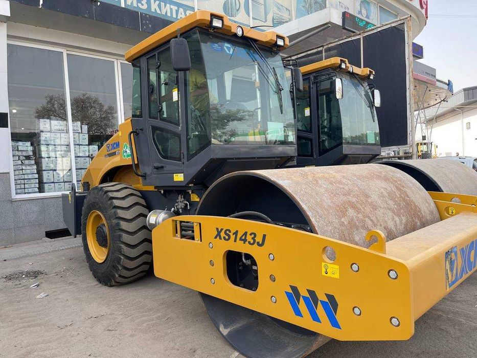 Одновальцовый грунтовый вибро-каток;
Модель - XS143J;