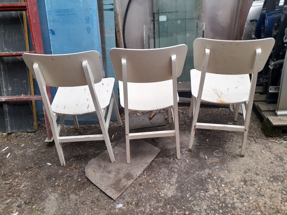 Столове,Холна маса,кутия и кутия с говорител и лампа за СОТ