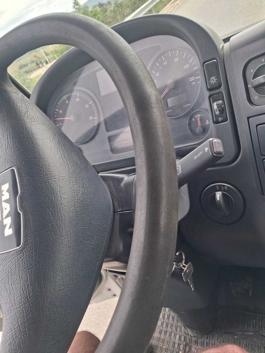 MAN basculabil TGL 8 180. Tonaj 7.5
