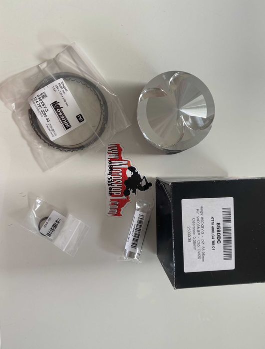 НОВО бутало Wossner за KTM 400LC4 98-01 размер 88.96