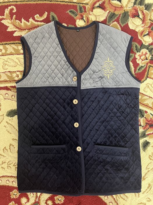 жилет мужской.