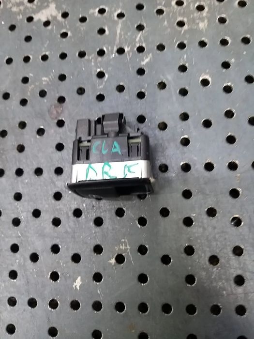 Buton geam electric dreapta fata mercedes cla x117 a2049058102