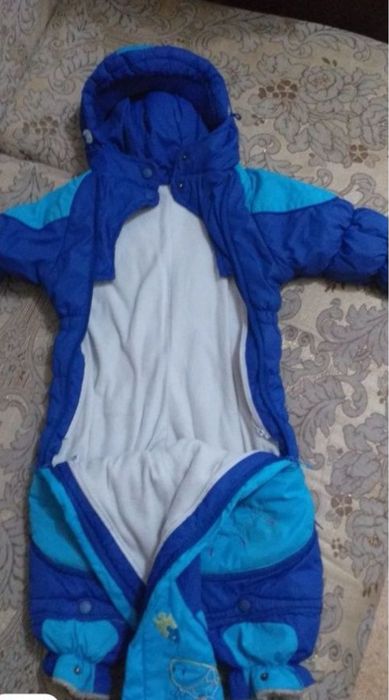 Детские куртки на девочку и комбинезон