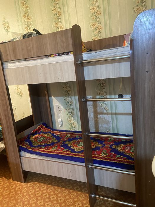 Двухэтажная кровать