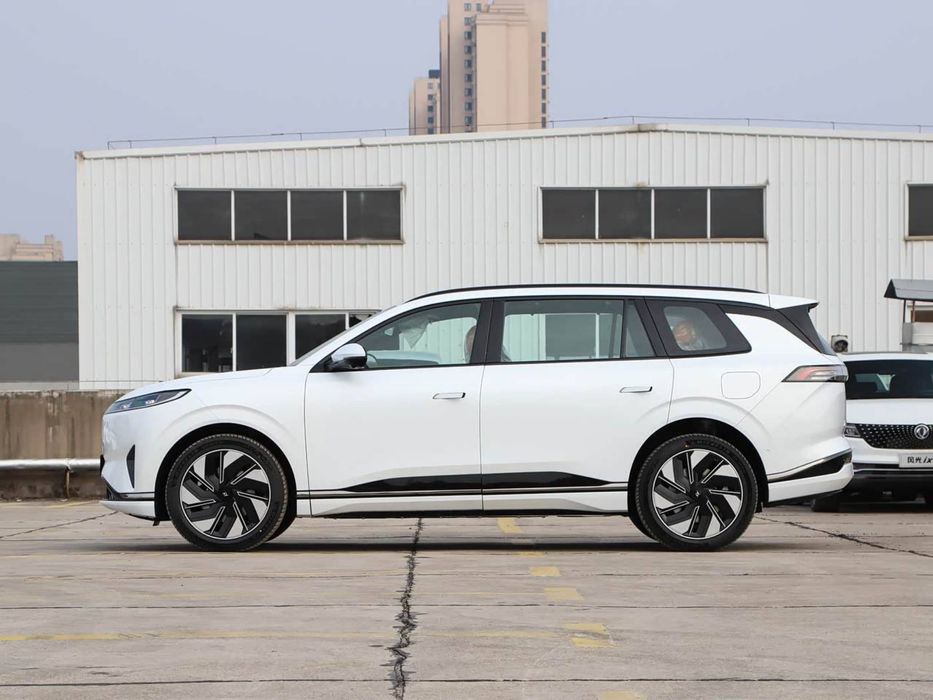 Dongfeng EP008 5-местный ULTRA