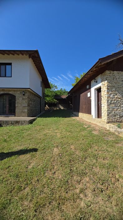 Продава се Къща в Елена - 370 кв.м за 1028 €/кв.м - Снимка #1