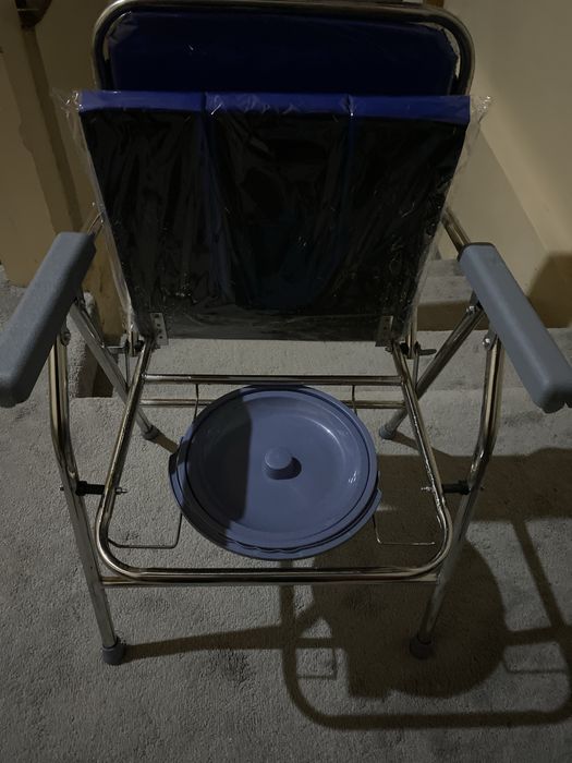 Продаю новый стул горшок для пожилых. Био туалет, складное