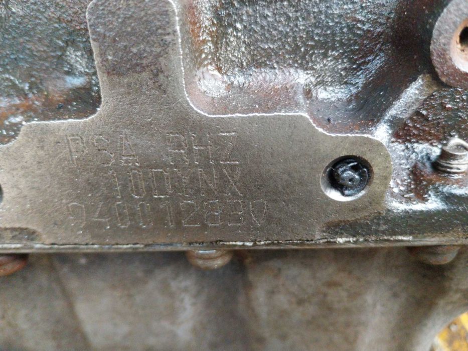 Двигател 2,0 hdi код  RHZ