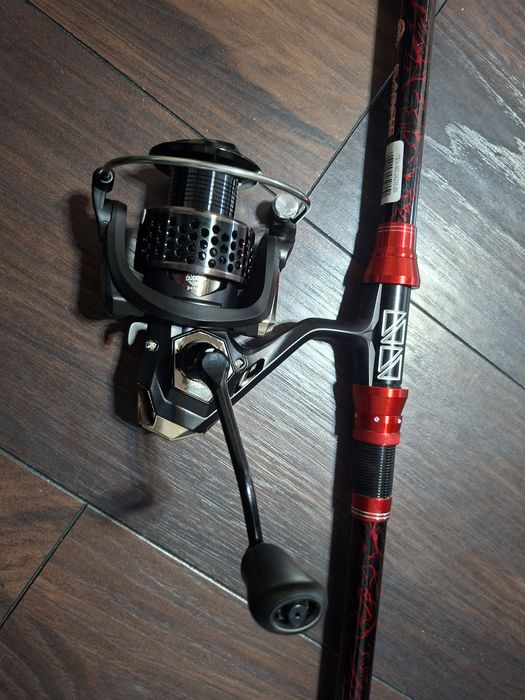 Set Pescuit Lanseta 240cm + mulineta CF6000