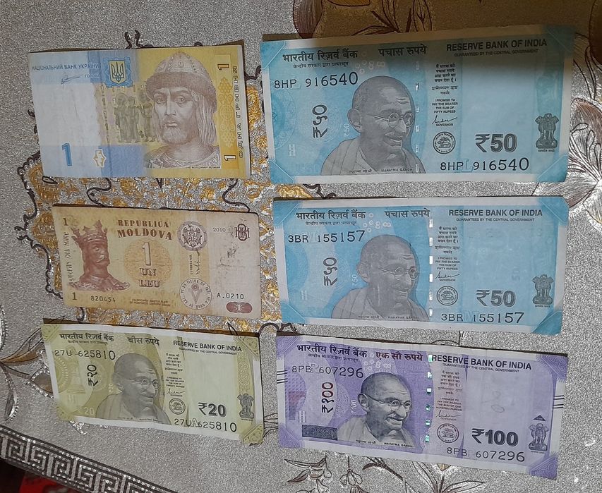 Бумажные деньги.