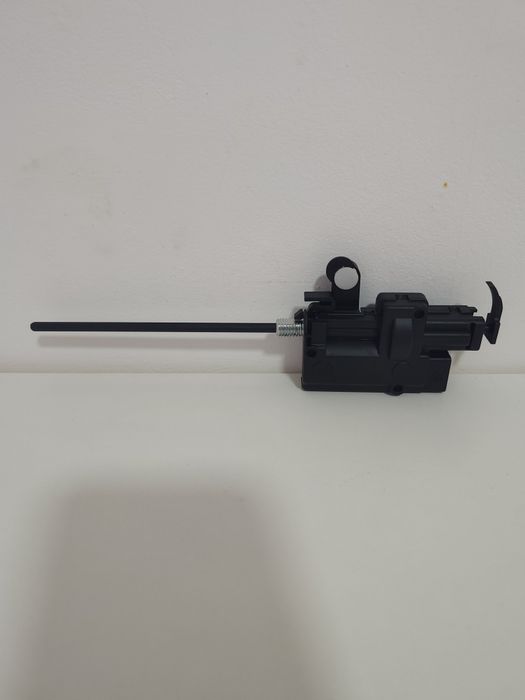Actuator închidere hayon piesă 8200312600 – Se potrivește Renault Clio III Captur Megane Scenic Laguna Qashqai
Nou nefolosit