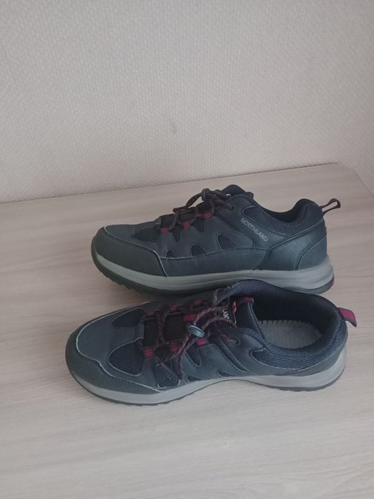 Кроссовки подростковые