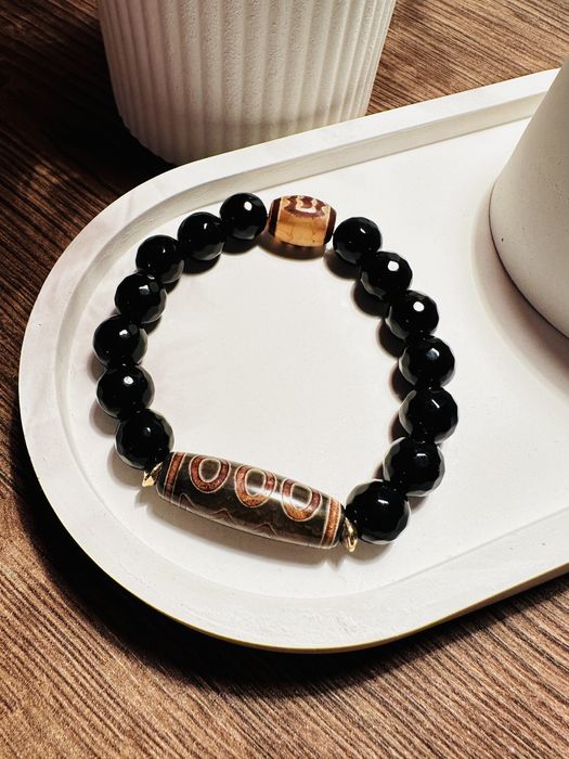 Браслеты из натуральных камней с дзи