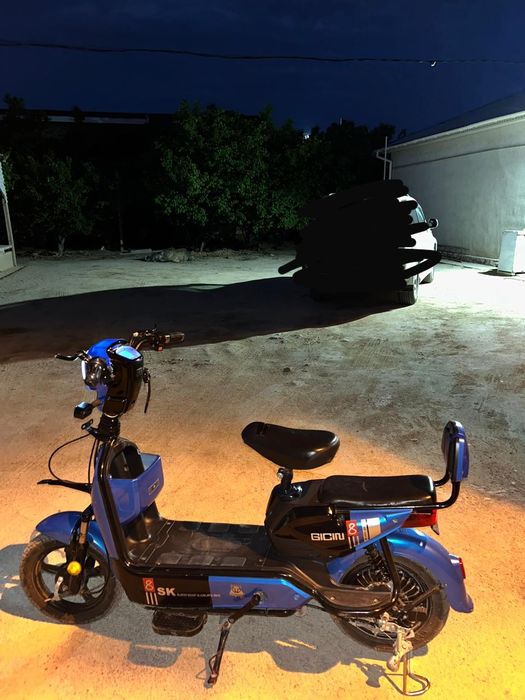 Скутер срочно продам