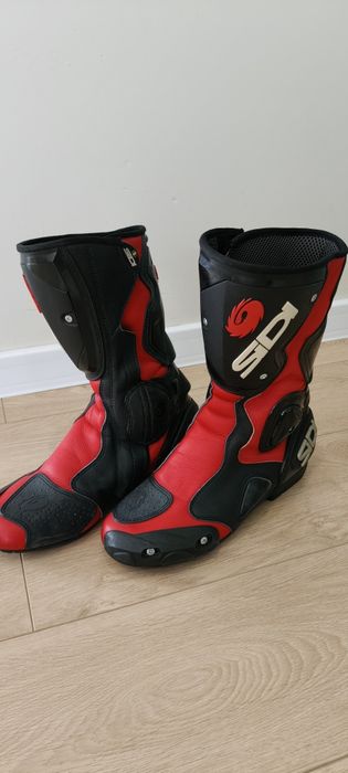 Мото екипировка различни модели и размери