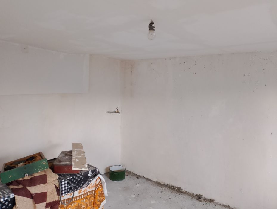 Продава се къща близо до центъра