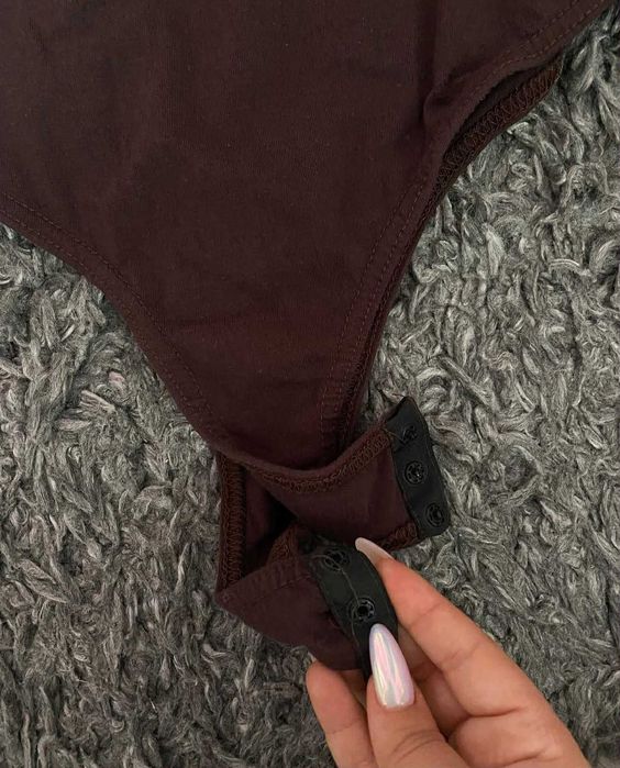 Кафяво боди от Prettylittlething