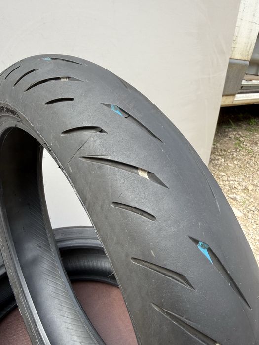120/70/17 Bridgestone Battlax hyperaport dot 2022