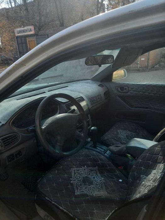 Mitsubishi Galant 2003