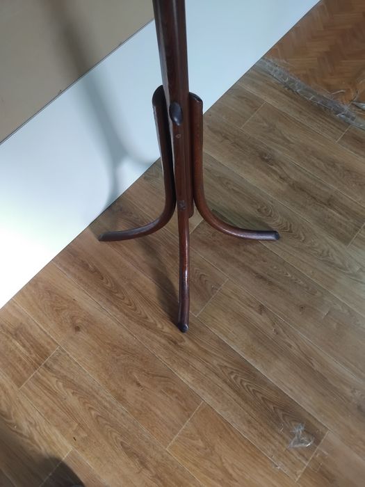 Cuier vintigi din lemn de fag