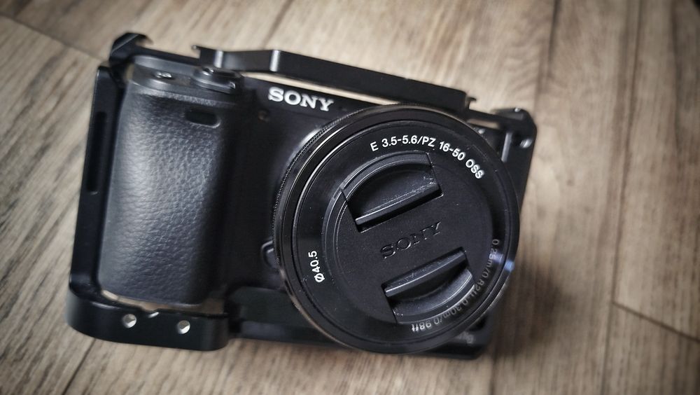 Sony A6400 + obiectiv 16–50 mm 1500 cadre
