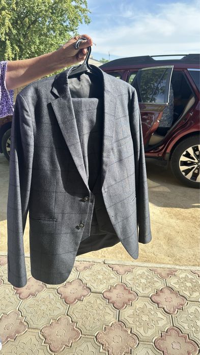 Костюм тройка 46 размер сатылады,  таза киілген