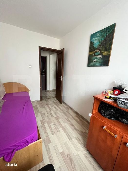 Apartament cu 3 camere, etaj 2, zona Lama