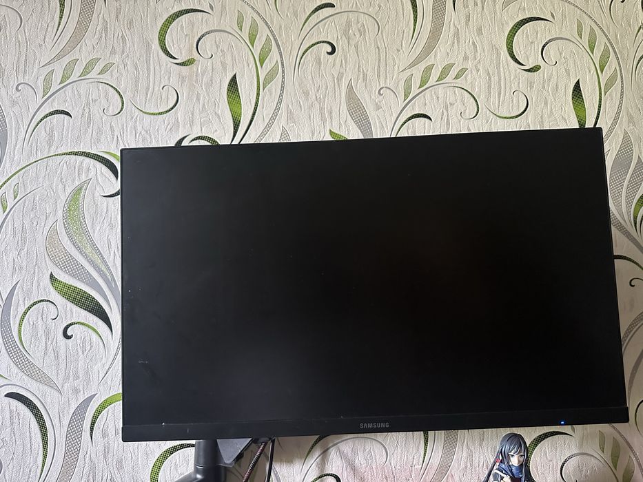 Монитор с кронштейном 24 дюйма