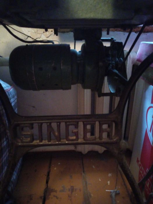 Продам оверлок 208 класса