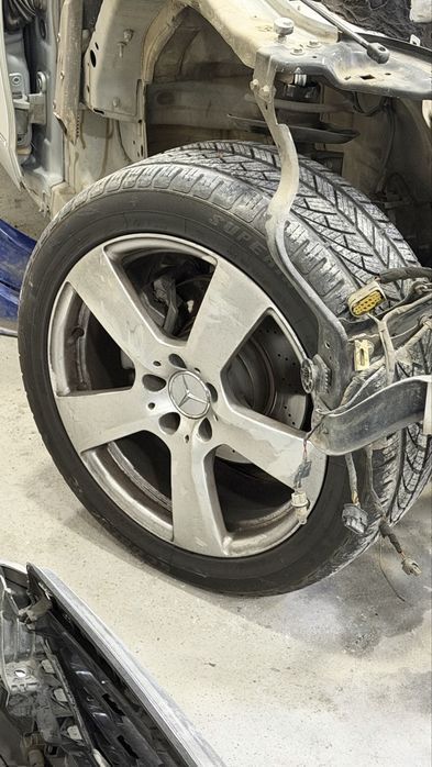 Mercedes w212,    2011 zapchast