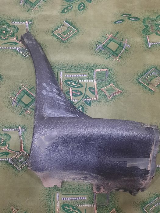 Подкрылок правый зад на BMV