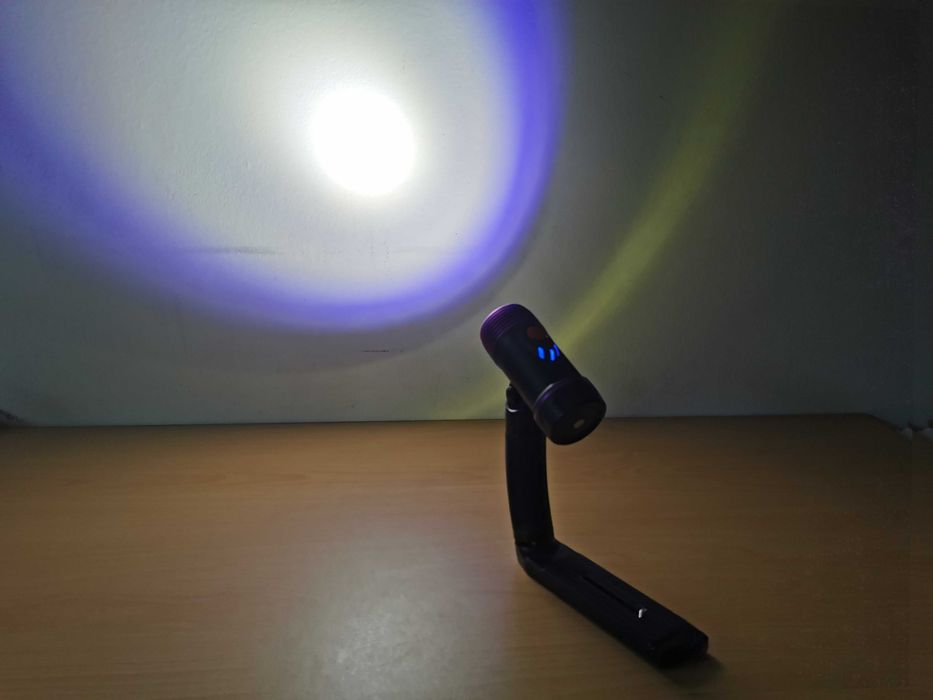 Осветление за наблюдение при гмуркане и флуоресцентна фотография