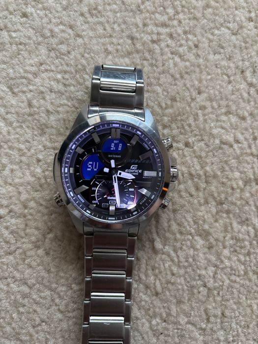 Часовник CASIO E
