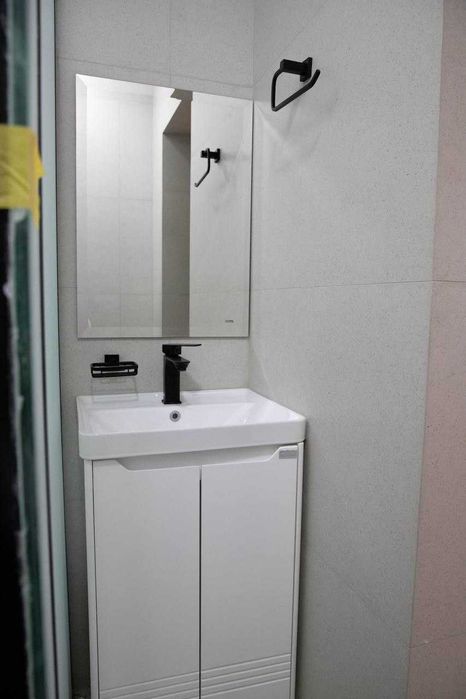 Продается офис в БЦ в Яккасарайском районе. С готовым арендатором.