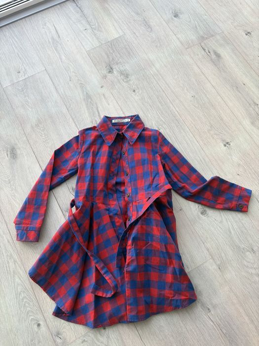 Продам красивые платья на девочку 4-12лет