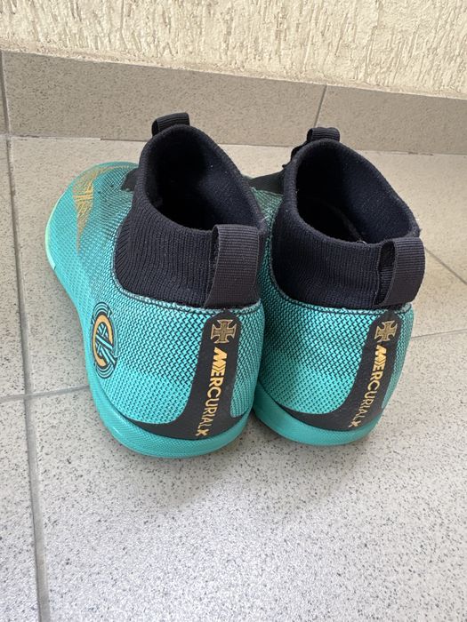 Nike Streetgato Black / Cyber Teal / Metallic Vivid Gold / Volt.