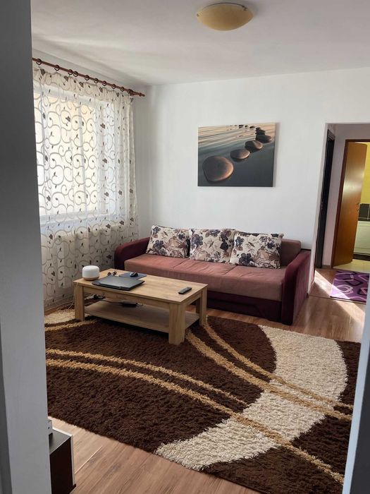 Inchiriez apartament cu 2 camere, zona Teatru