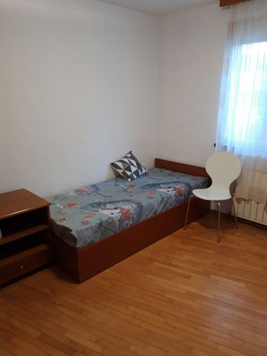 Дава се под наем Четиристаен апартамент в Пловдив, Младежки Хълм - 130 кв.м за 525 € - Снимка #6