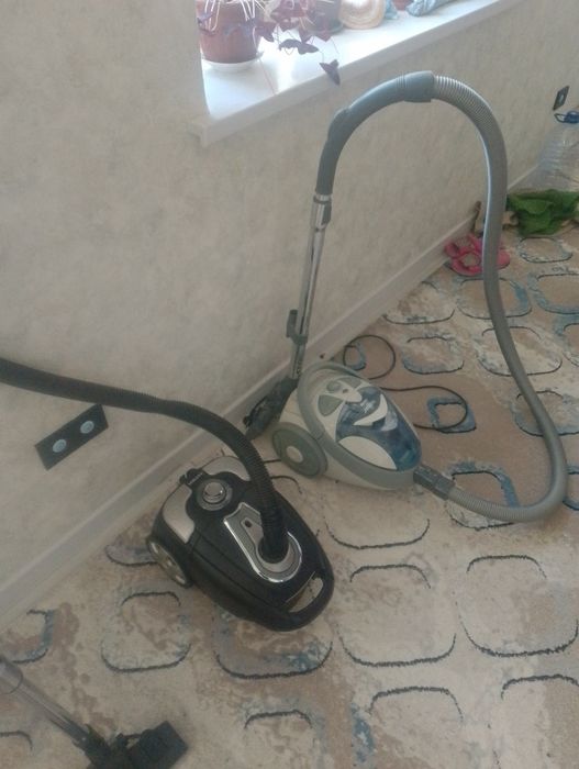 Пылесос сотилади 2шт