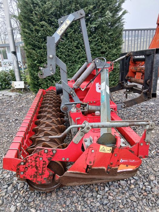 Freza grapa rotativa de panant Breviglieri 3 metri ca kuhn maschio