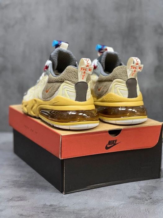 Nike Air Max 270 React Travis