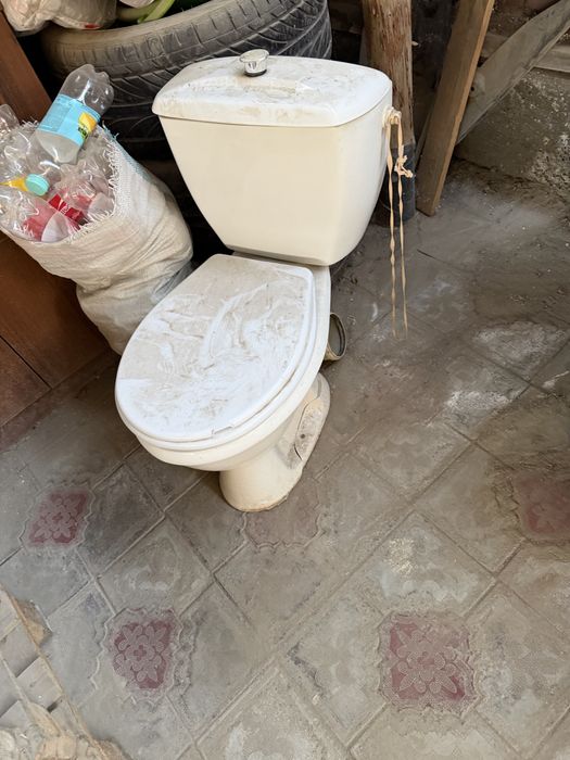 Унитаз ношка сломалось бочком