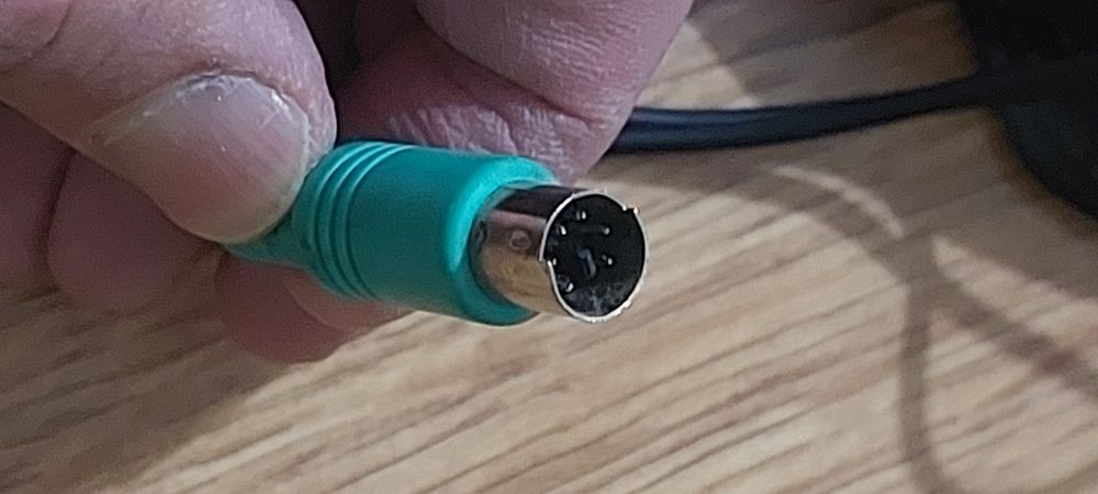 Продам проводную мышь