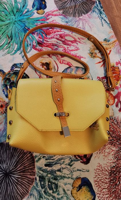 Дамска чанта, Elizabeth George