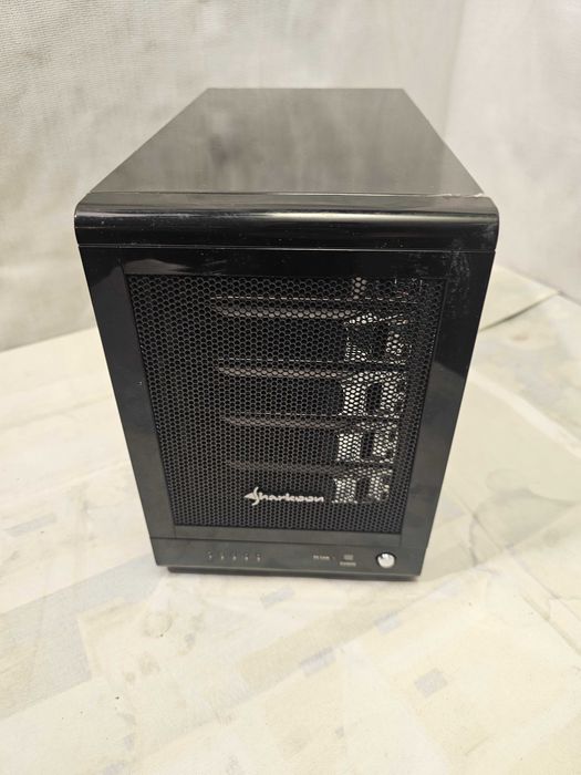 Statie RAID cu 5 bay-uri + stocare de 20 TB (5x4)